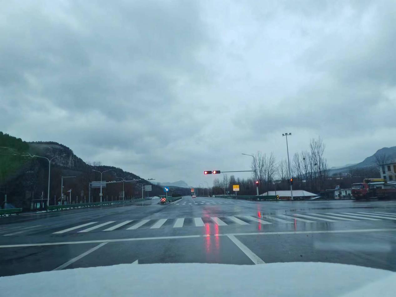 S103濟棗線市中紅符路口南至濟南泰安界段旅游公路項目信號燈、電警、監(jiān)控施工